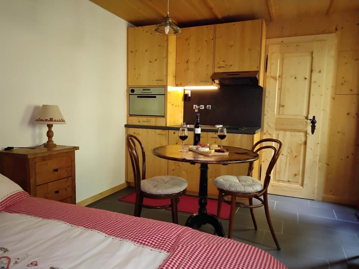 Ferienwohnung Chez Pierre Praz-de-Fort Exterior foto